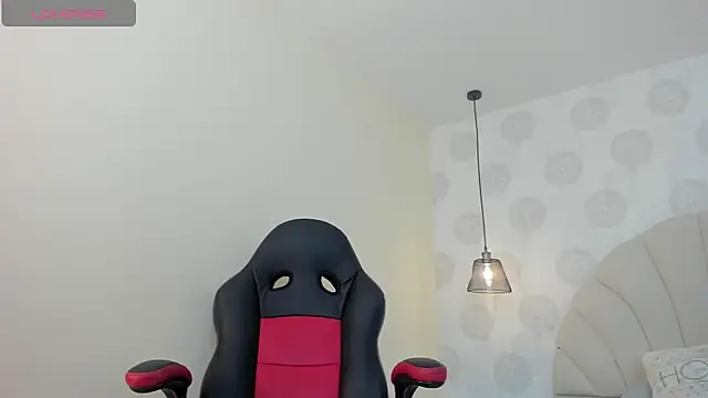 Snapshot of GIANAMILLER6 chatting on 10-21-25, 12:17 GIANAMILLER6 online show from 10-21-25, 12:17