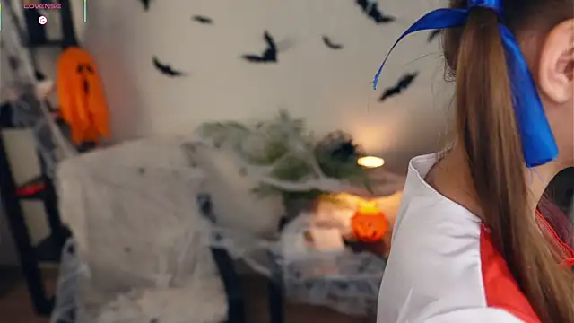 Snapshot of OdellaGillingham chatting on 10-29-25, 07:04 OdellaGillingham online show from 10-29-25, 07:04