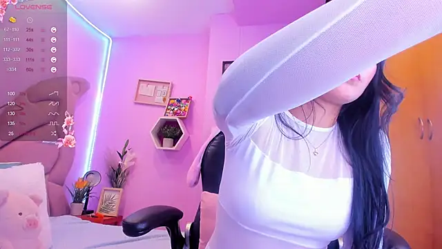 EmmaAnturin online show from 10-29-25, 10:11