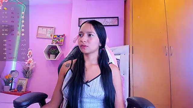 EmmaAnturin online show from 11-06-25, 10:43