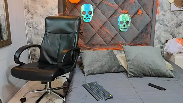 Apolo rousse1 online show from 10-14-25, 09:15