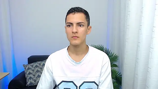 Snapshot of Matiius18 chatting on 10-03-25, 02:36 Matiius18 online show from 10-03-25, 02:36