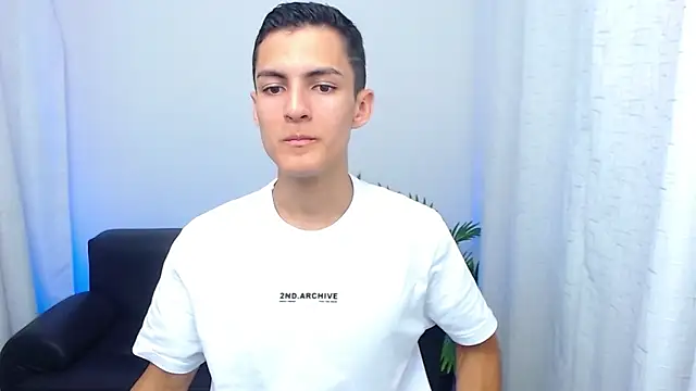 Snapshot of Matiius18 chatting on 11-05-25, 02:28 Matiius18 online show from 11-05-25, 02:28