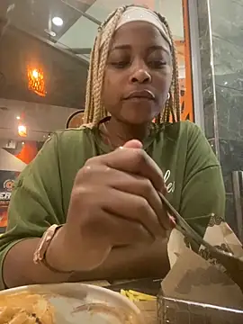 BQueen223 online show from 10-17-25, 07:05