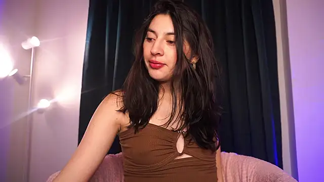 Snapshot of Auralea chatting on 10-27-25, 03:10 Auralea online show from 10-27-25, 03:10