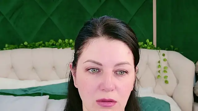 Nina Stane online show from 10-15-25, 05:29