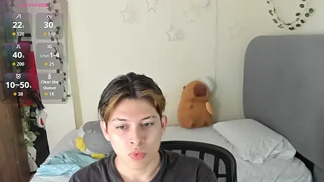 Felix art online show from 11-07-25, 07:03