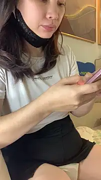 zhizhinaigai online show from 06-18-26, 04:02