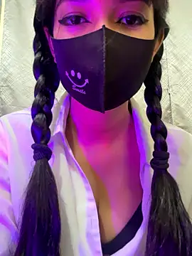 Snapshot of Neha18 chatting on 09-27-25, 06:18 Neha18 online show from 09-27-25, 06:18