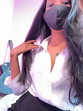 Snapshot of Neha18 chatting on 10-07-25, 06:32 Neha18 online show from 10-07-25, 06:32