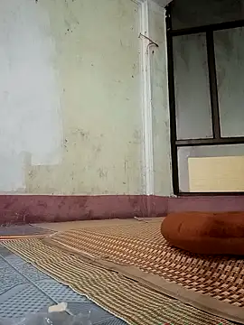 Kim-Anhh online show from 10-17-25, 01:53