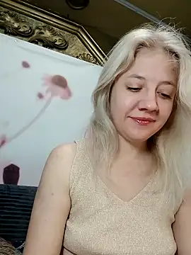 HeronDenni online show from 12-19-25, 01:01