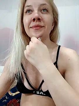 Snapshot of HeronDenni chatting on 04-19-26, 08:35 HeronDenni online show from 04-19-26, 08:35