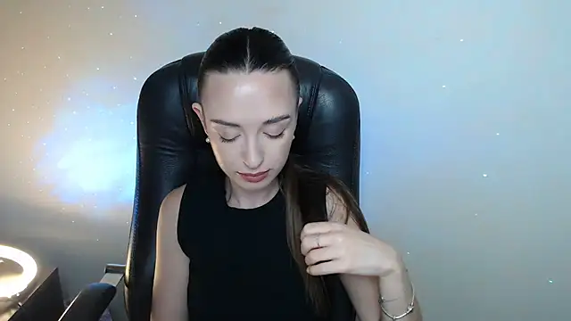 BonnieX  online show from 04-25-26, 08:06