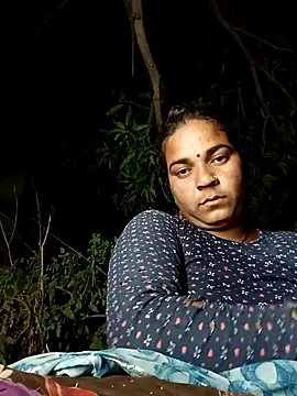 Snapshot of Radha_hotx chatting on 10-25-25, 04:35 Radha hotx online show from 10-25-25, 04:35