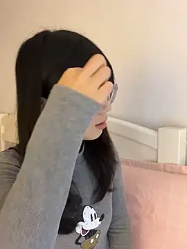 Ella-A9 online show from 10-18-25, 03:35