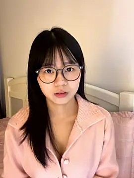 Ella-A9 online show from 10-22-25, 02:17