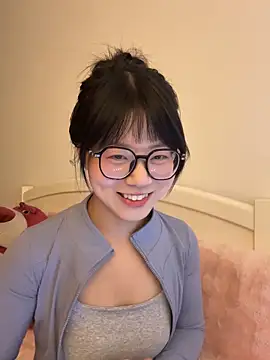 Ella-A9 online show from 12-17-25, 04:02