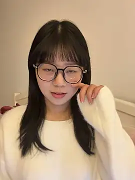 Ella-A9 online show from 01-19-26, 04:11