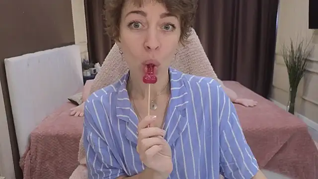 daniellia  online show from 09-22-25, 07:54