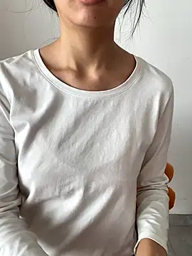 Snapshot of MengMeng0515 chatting on 11-14-25, 04:22 MengMeng0515 online show from 11-14-25, 04:22