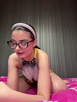 Larra69 online show from 03-12-26, 06:36