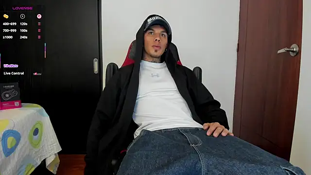 Snapshot of Savajelust chatting on 09-24-25, 09:07 Savajelust online show from 09-24-25, 09:07