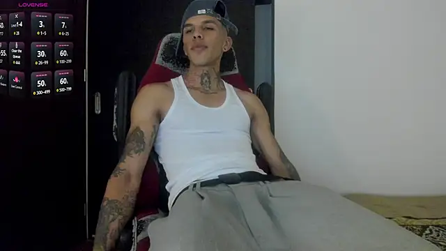 Snapshot of Savajelust chatting on 04-08-26, 04:45 Savajelust online show from 04-08-26, 04:45