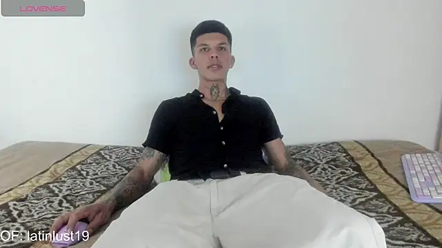 Snapshot of Savajelust chatting on 04-14-26, 12:27 Savajelust online show from 04-14-26, 12:27