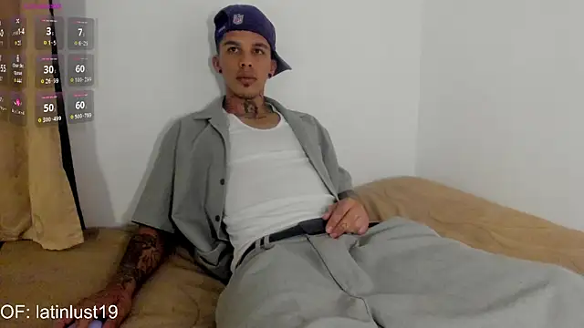 Snapshot of Savajelust chatting on 05-19-26, 02:23 Savajelust online show from 05-19-26, 02:23