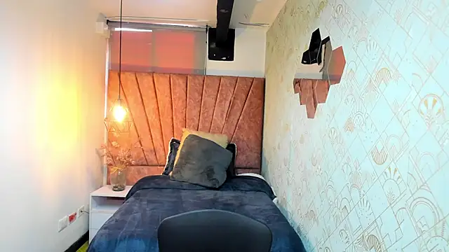 Snapshot of Kiara_Cruz__ chatting on 02-19-26, 08:38 Kiara Cruz online show from 02-19-26, 08:38