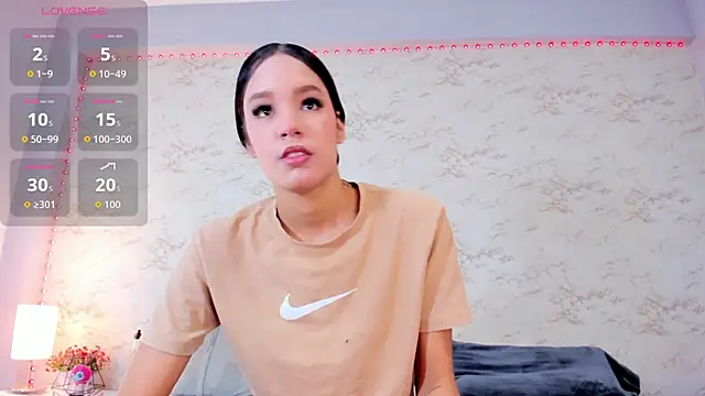 Martina Aldana online show from 10-25-25, 01:18