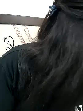 Shy Peehu online show from 12-14-25, 08:35