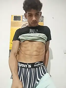 Brayanellatino online show from 03-27-26, 01:11