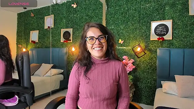 Linagh  online show from 10-11-25, 11:53