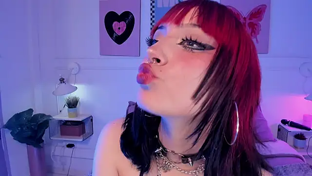 Zoe Lynch  online show from 05-08-26, 12:10