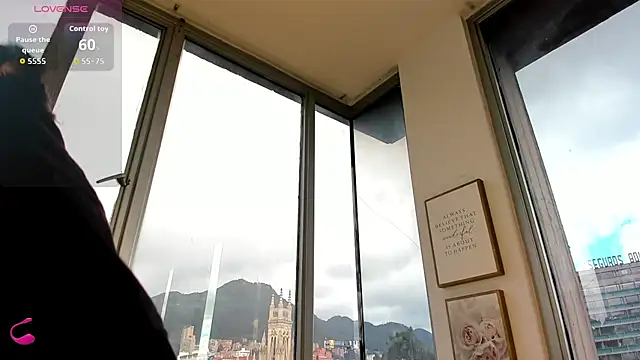 Zoey thompson online show from 10-01-25, 07:31