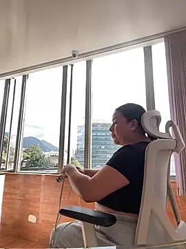 Zoey thompson online show from 03-20-26, 07:41