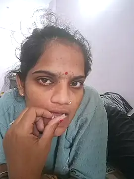 Sofia kuuu online show from 10-31-25, 08:04