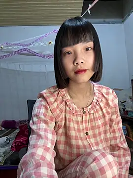 Snapshot of andymi1 chatting on 04-01-26, 02:23 andymi1 online show from 04-01-26, 02:23