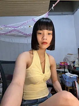 Snapshot of andymi1 chatting on 04-07-26, 02:23 andymi1 online show from 04-07-26, 02:23