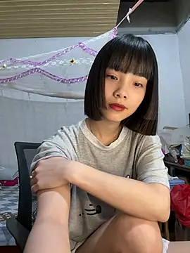 Snapshot of andymi1 chatting on 04-15-26, 02:07 andymi1 online show from 04-15-26, 02:07