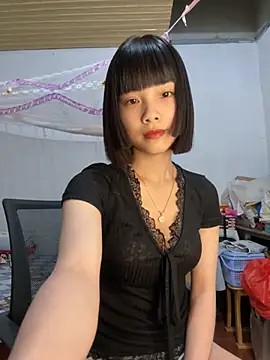 Snapshot of andymi1 chatting on 04-15-26, 02:24 andymi1 online show from 04-15-26, 02:24