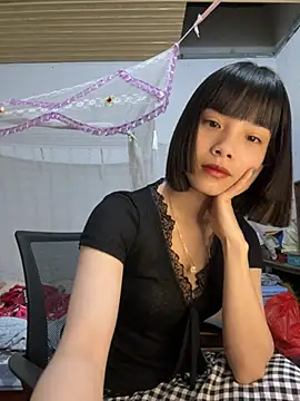 Snapshot of andymi1 chatting on 04-16-26, 01:50 andymi1 online show from 04-16-26, 01:50
