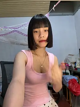 Snapshot of andymi1 chatting on 04-18-26, 02:15 andymi1 online show from 04-18-26, 02:15