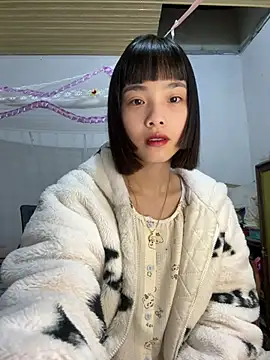 Snapshot of andymi1 chatting on 04-30-26, 01:56 andymi1 online show from 04-30-26, 01:56