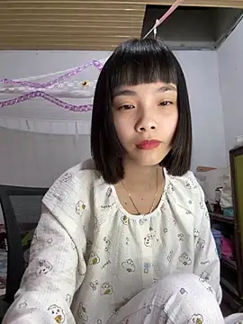 Snapshot of andymi1 chatting on 05-12-26, 12:57 andymi1 online show from 05-12-26, 12:57