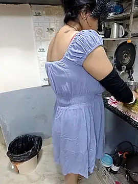 Queen Nightt online show from 02-10-26, 03:21