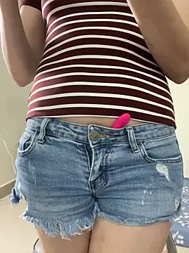 Snapshot of Meo_nhy chatting on 03-24-26, 11:26 Meo nhy online show from 03-24-26, 11:26