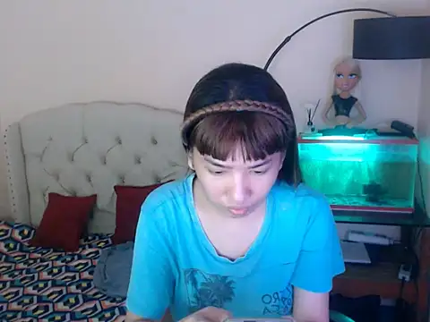 ShantalFoxxy  online show from 01-12-26, 01:49